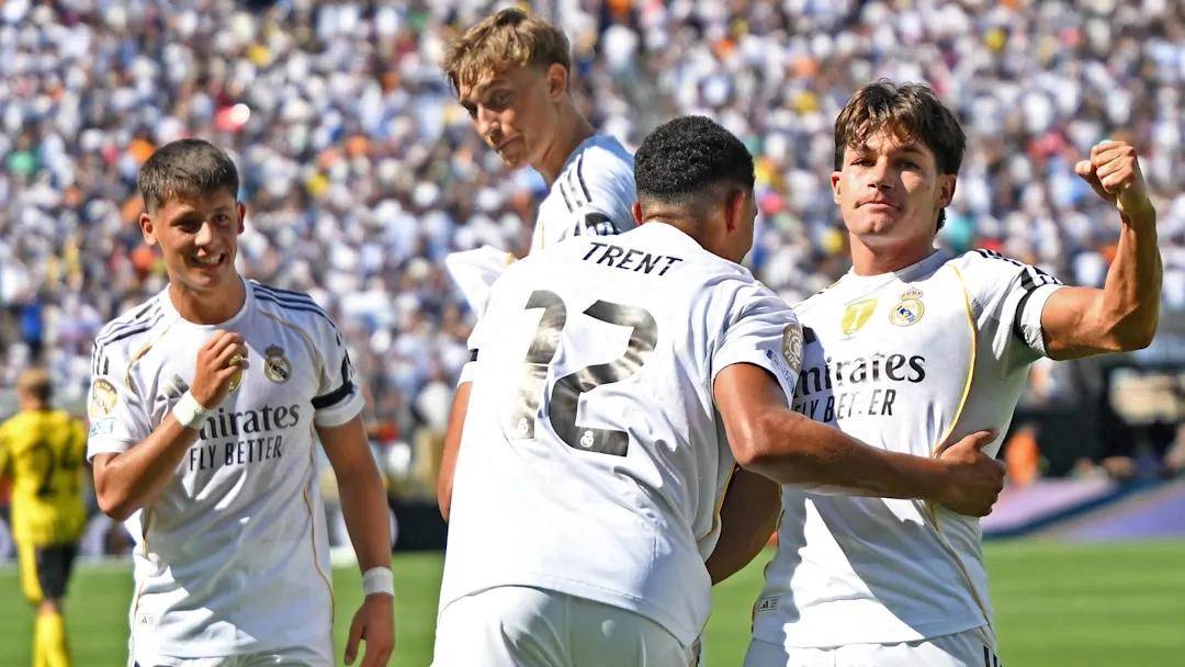 完美体育运营中心-皇家马德里中场发挥出色，帮助球队晋级(皇家马德里出场阵容)