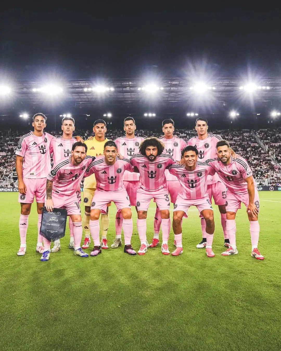 完美体育-包含球队转会窗口大动作，多名球员正式加盟的词条