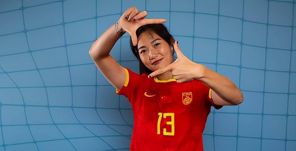 新西兰女足选手助球队取得关键胜利(新西兰女足选手助球队取得关键胜利视频)