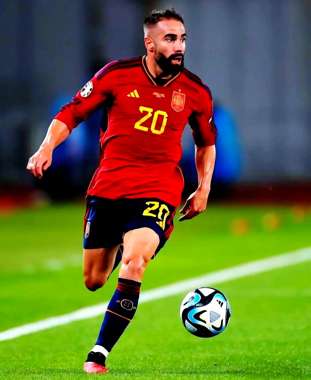 包含大赛风云变幻，欧预赛冠军之路依旧漫长且艰难的词条