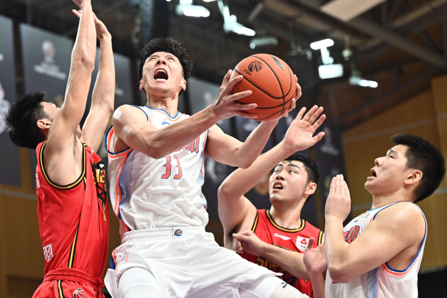 完美体育赛事官方-关于战无不胜，球员们团结一心向着胜利迈进的信息